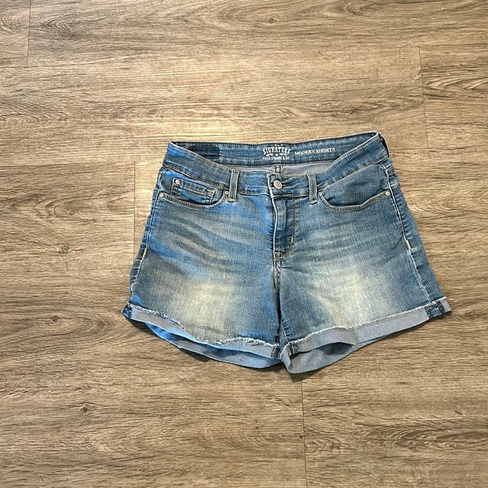 Levi signature modern shorts 4